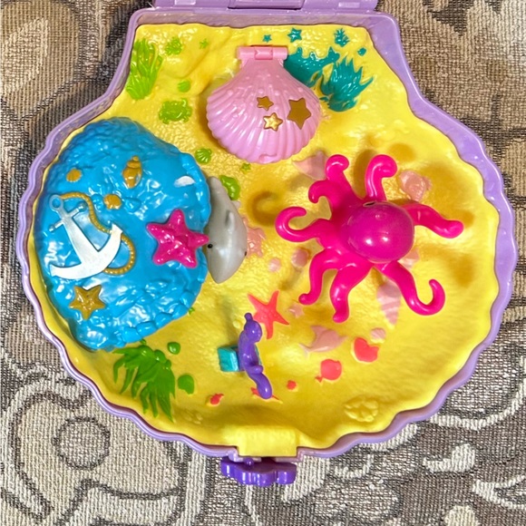 Polly Pocket Tiny Power Seashell Purse. - Picture 4 of 16